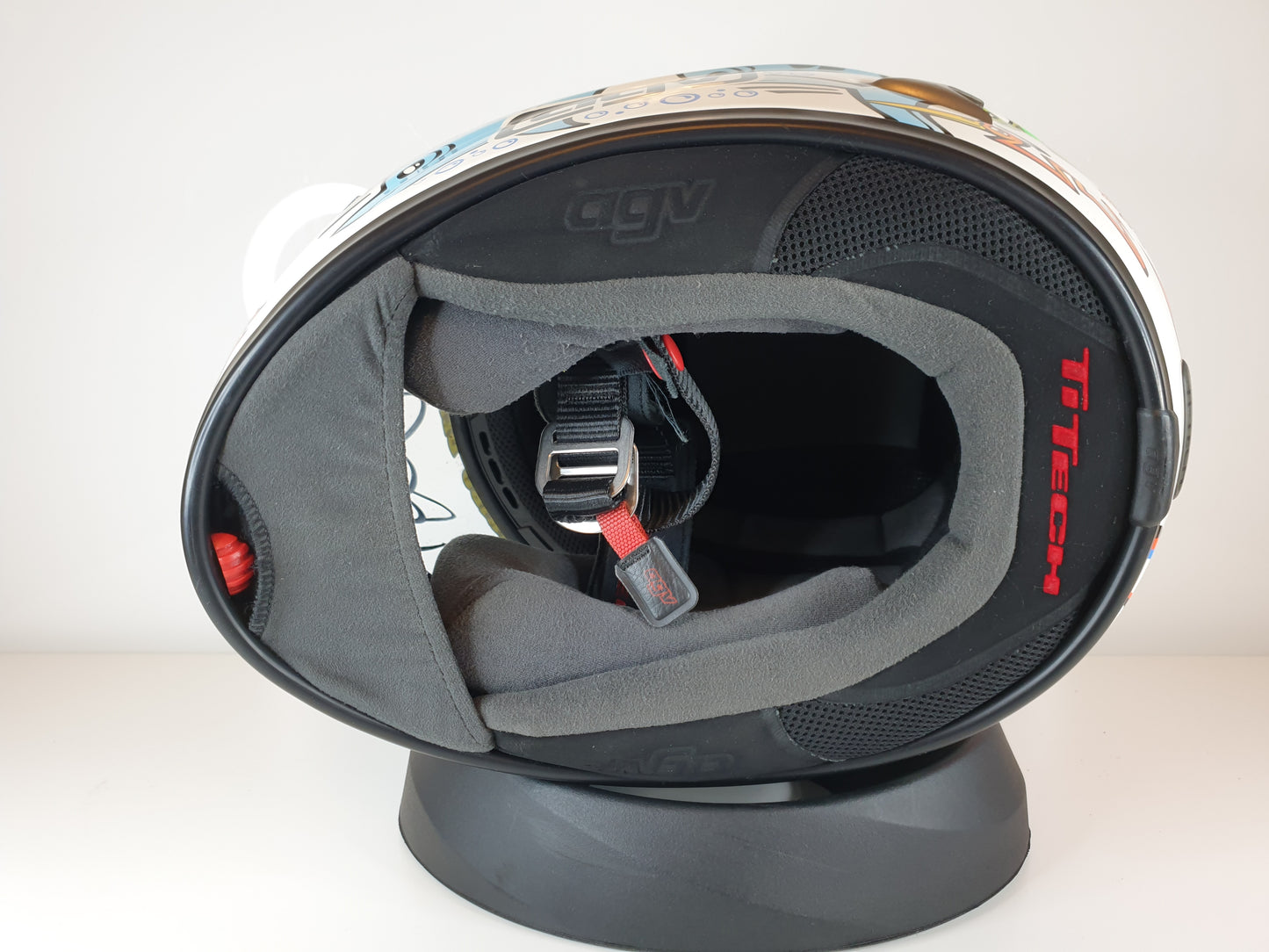 AGV Ti-Tech White Zoo